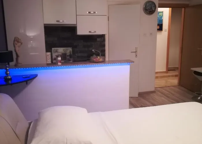 And Stambuk 3* Split