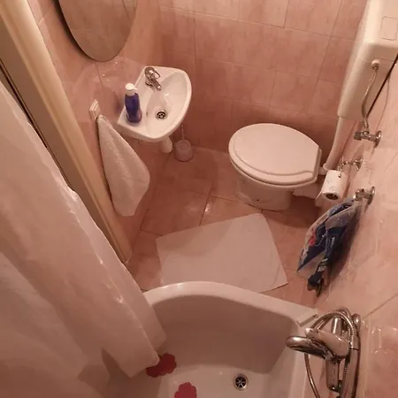 And Stambuk Gæstehus 3*