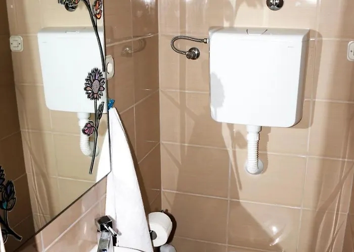 And Stambuk בית הארחה 3*