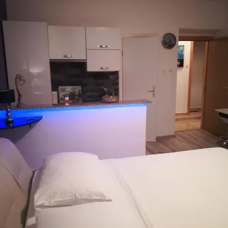 And Stambuk 3* Split